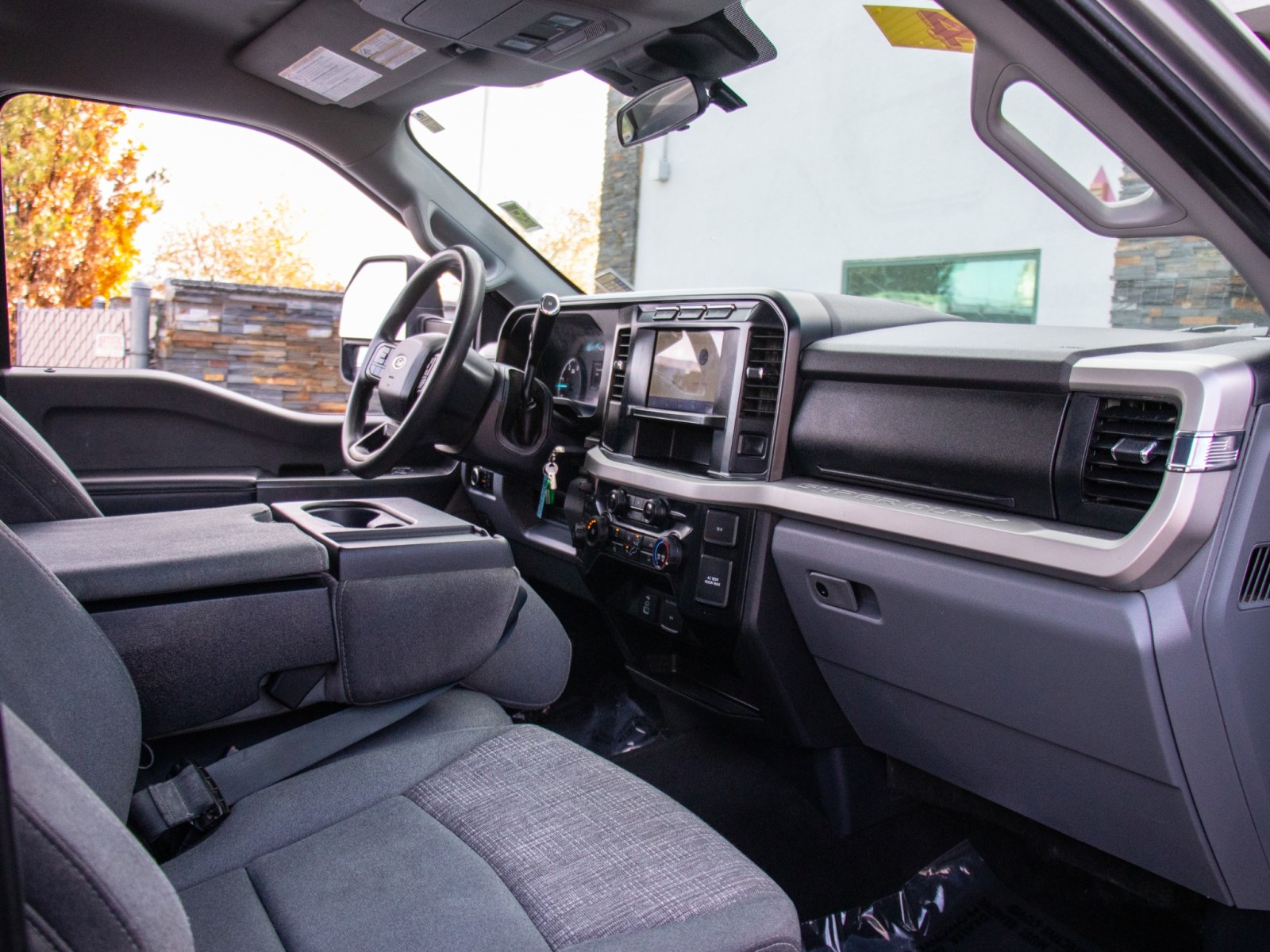 2024 Ford F-350 XLT Image 17 of 24