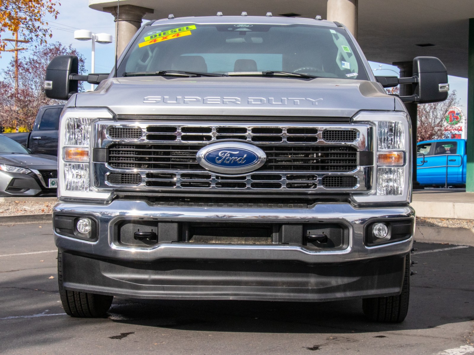 2024 Ford F-350 XLT Image 2 of 24