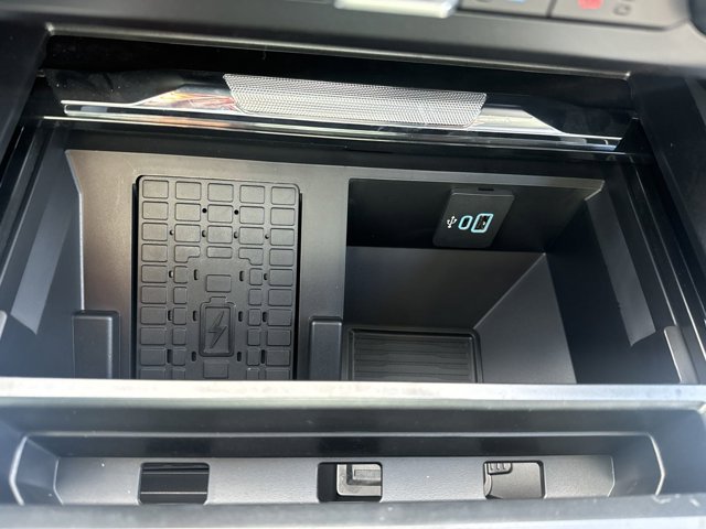 Vehicle image 22 of 38