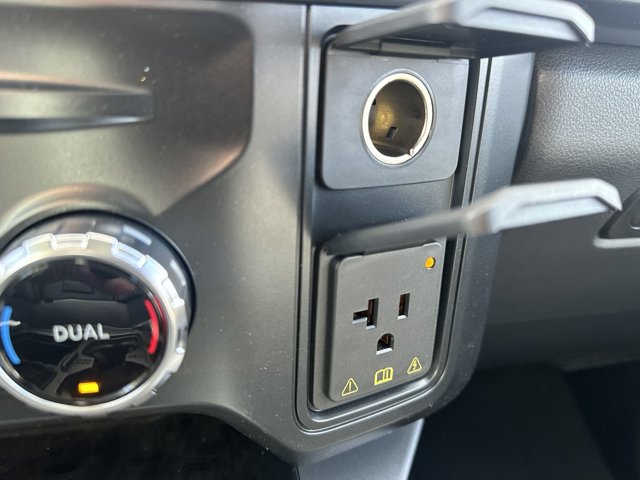 Vehicle image 21 of 38