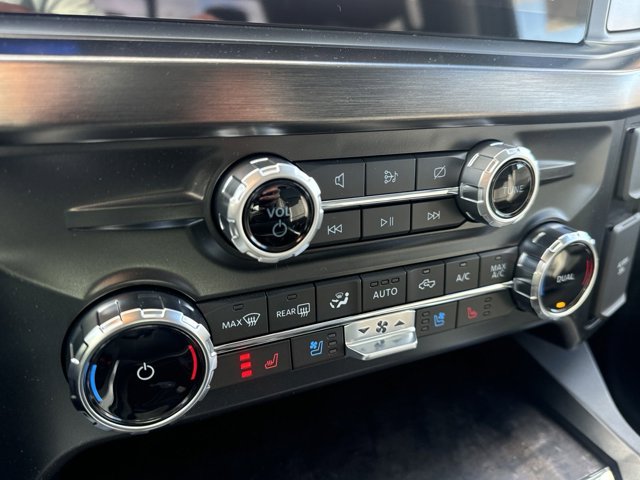 Vehicle image 19 of 38