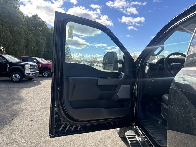 Vehicle image 10 of 38