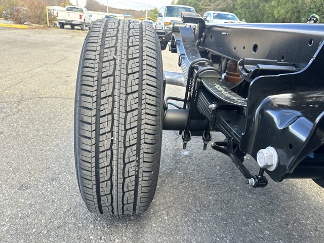 Vehicle image 35 of 38