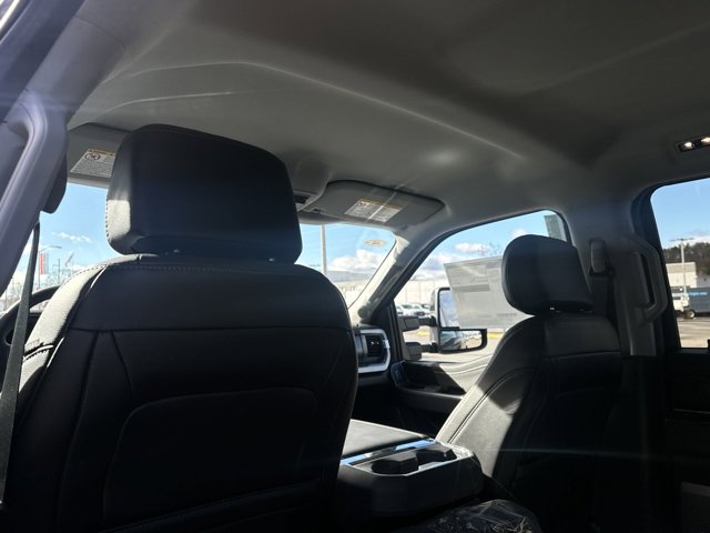 Vehicle image 29 of 38