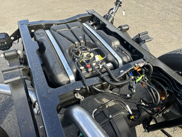 Vehicle image 32 of 38