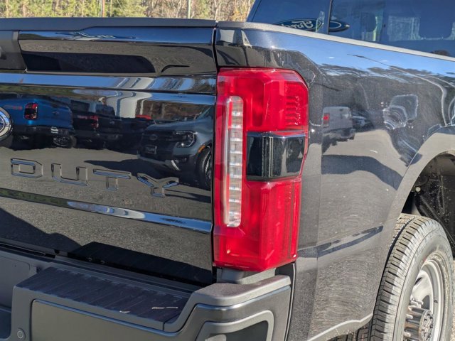 Vehicle image 34 of 38