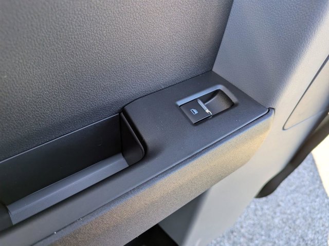 Vehicle image 28 of 38