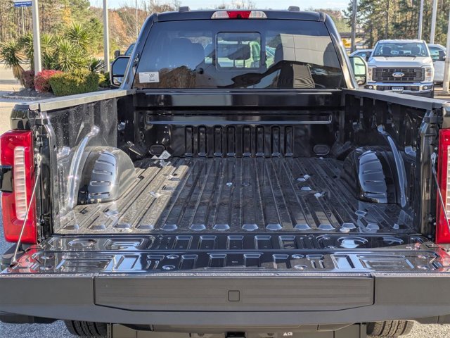 Vehicle image 32 of 38