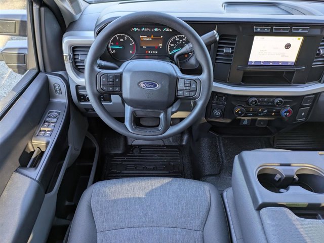 Vehicle image 31 of 38