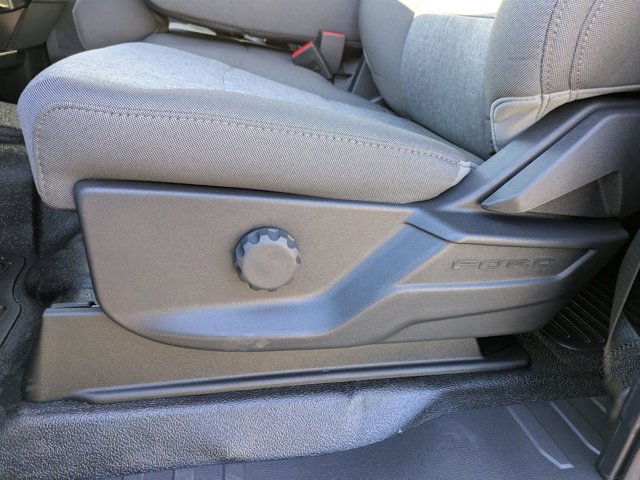 Vehicle image 14 of 38