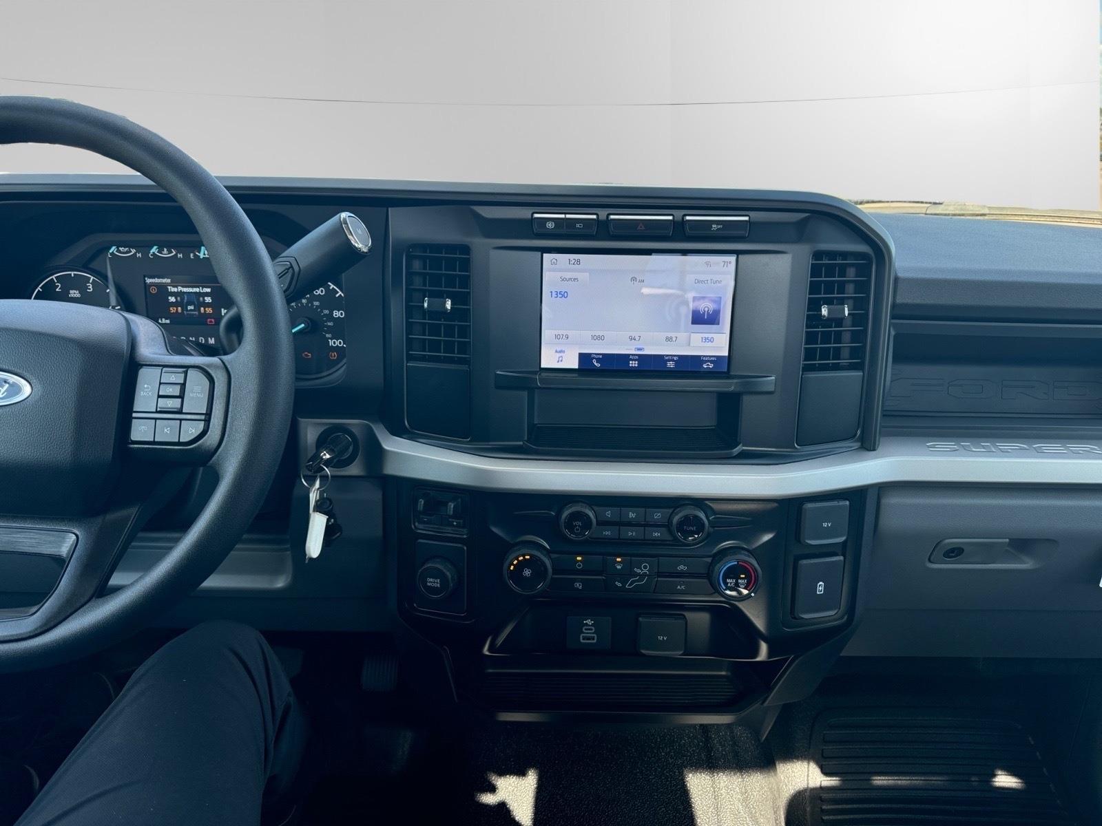 Vehicle image 10 of 12