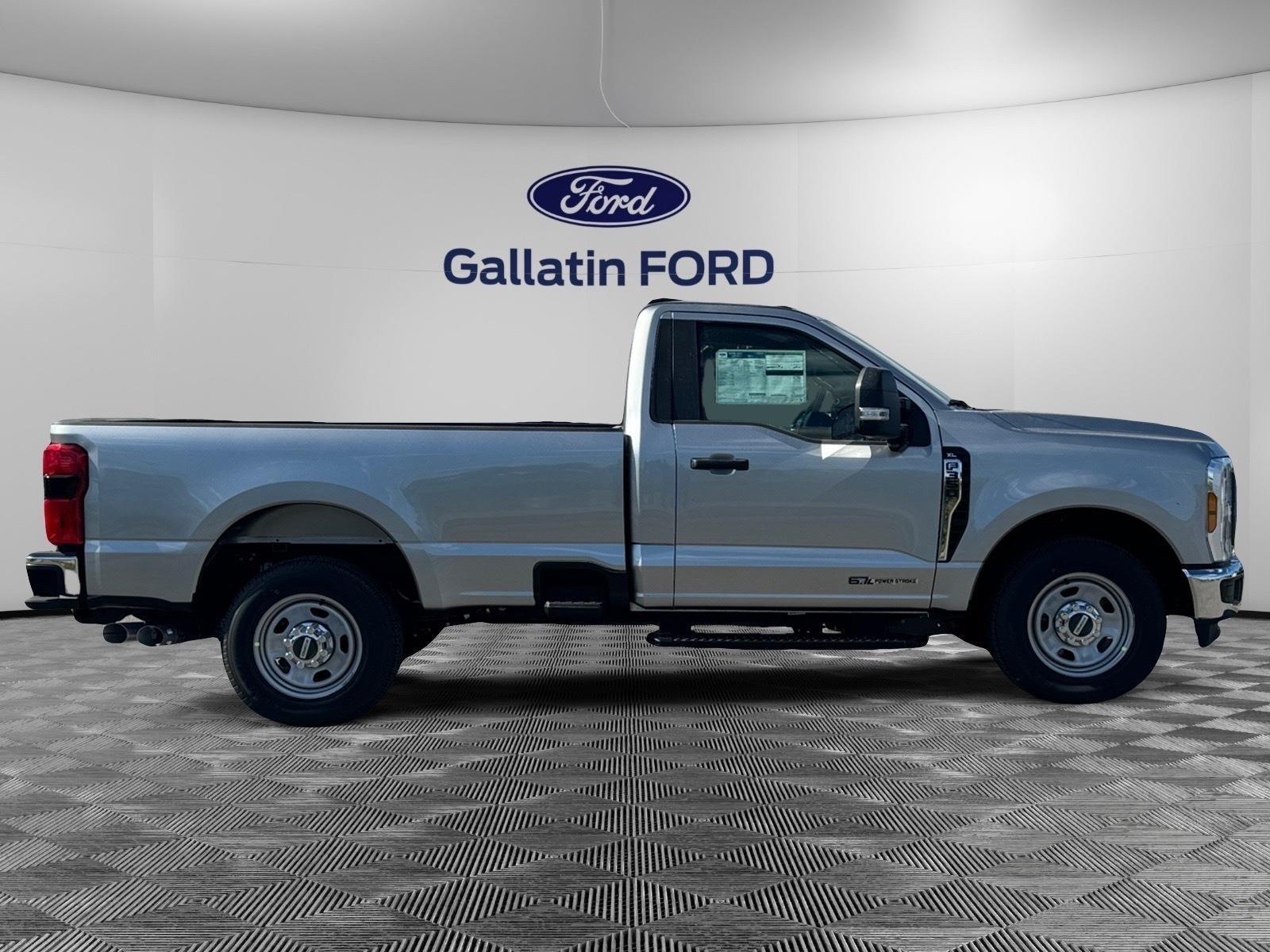 Vehicle image 4 of 12