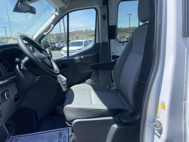 Vehicle image 21 of 50