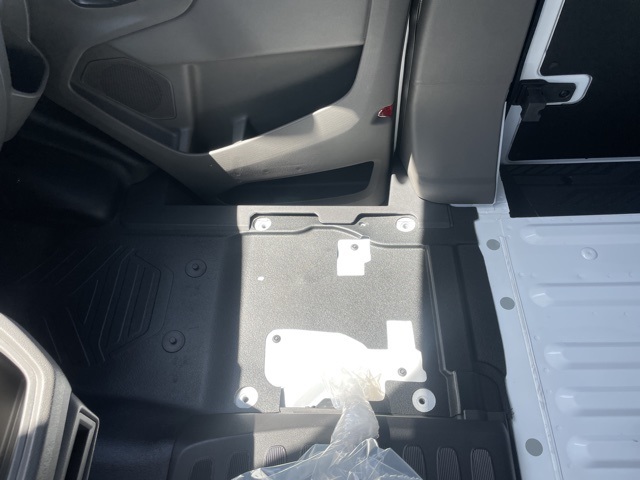 Vehicle image 40 of 50