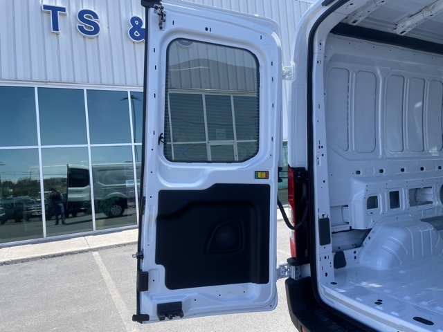 Vehicle image 10 of 50