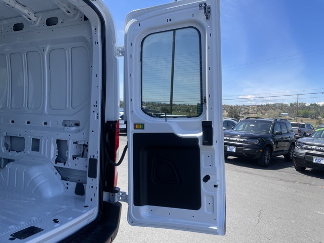 Vehicle image 11 of 50