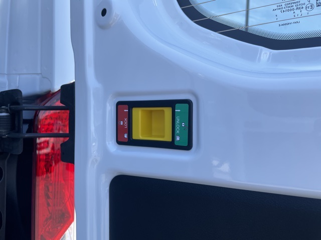 Vehicle image 13 of 50