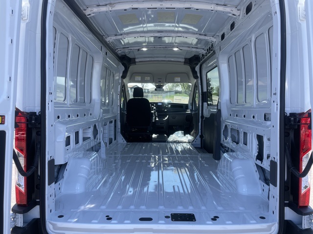 Vehicle image 12 of 50