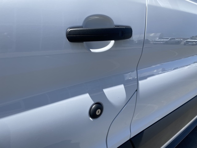 Vehicle image 18 of 50