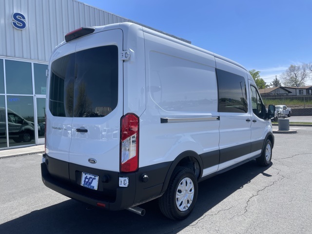 Vehicle image 5 of 50