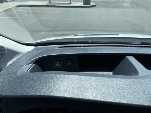 Vehicle image 33 of 50