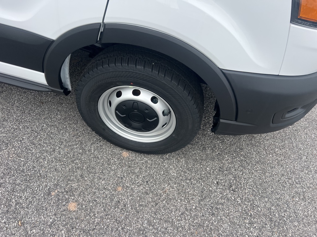 Vehicle image 9 of 20