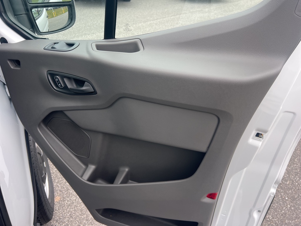 Vehicle image 10 of 20