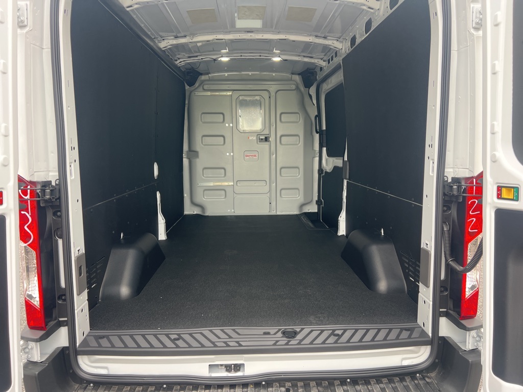 Vehicle image 15 of 20