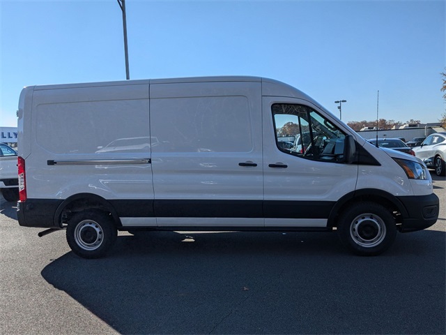Vehicle image 4 of 23