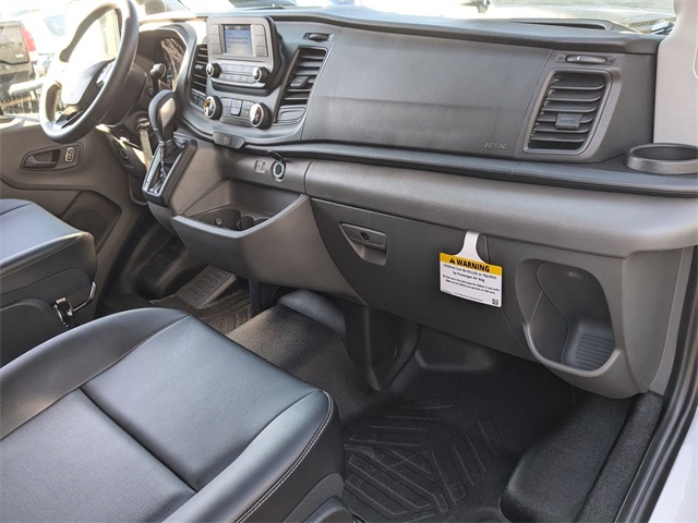Vehicle image 21 of 23