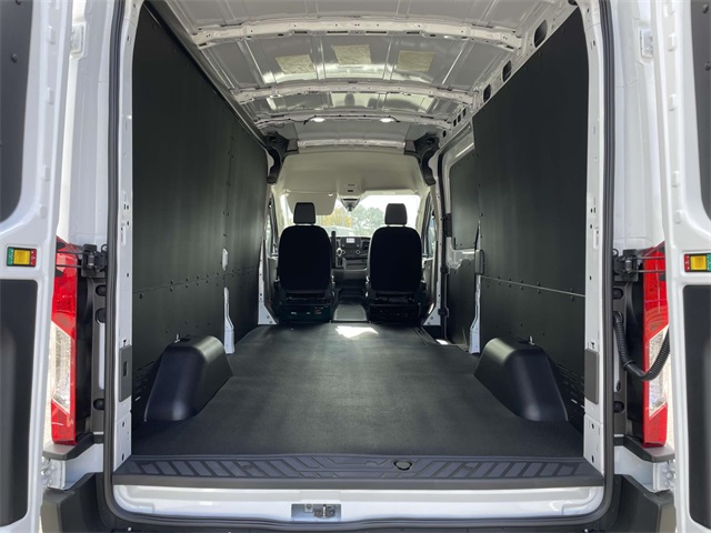 Vehicle image 23 of 29