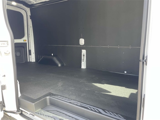 Vehicle image 24 of 29