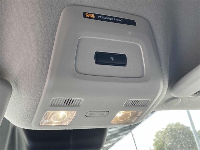 Vehicle image 14 of 29
