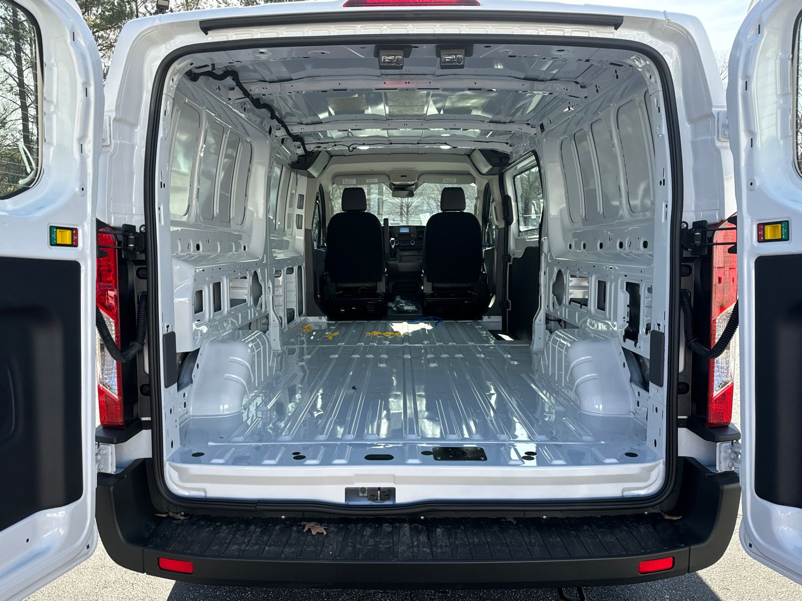 Vehicle image 17 of 30