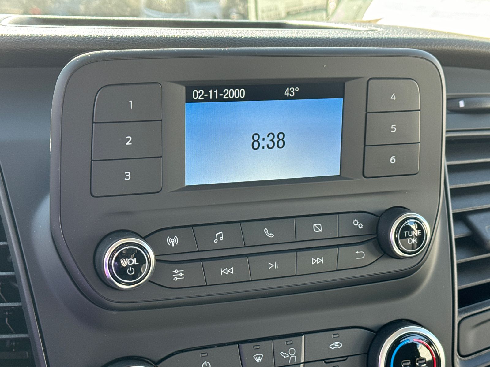 Vehicle image 23 of 30