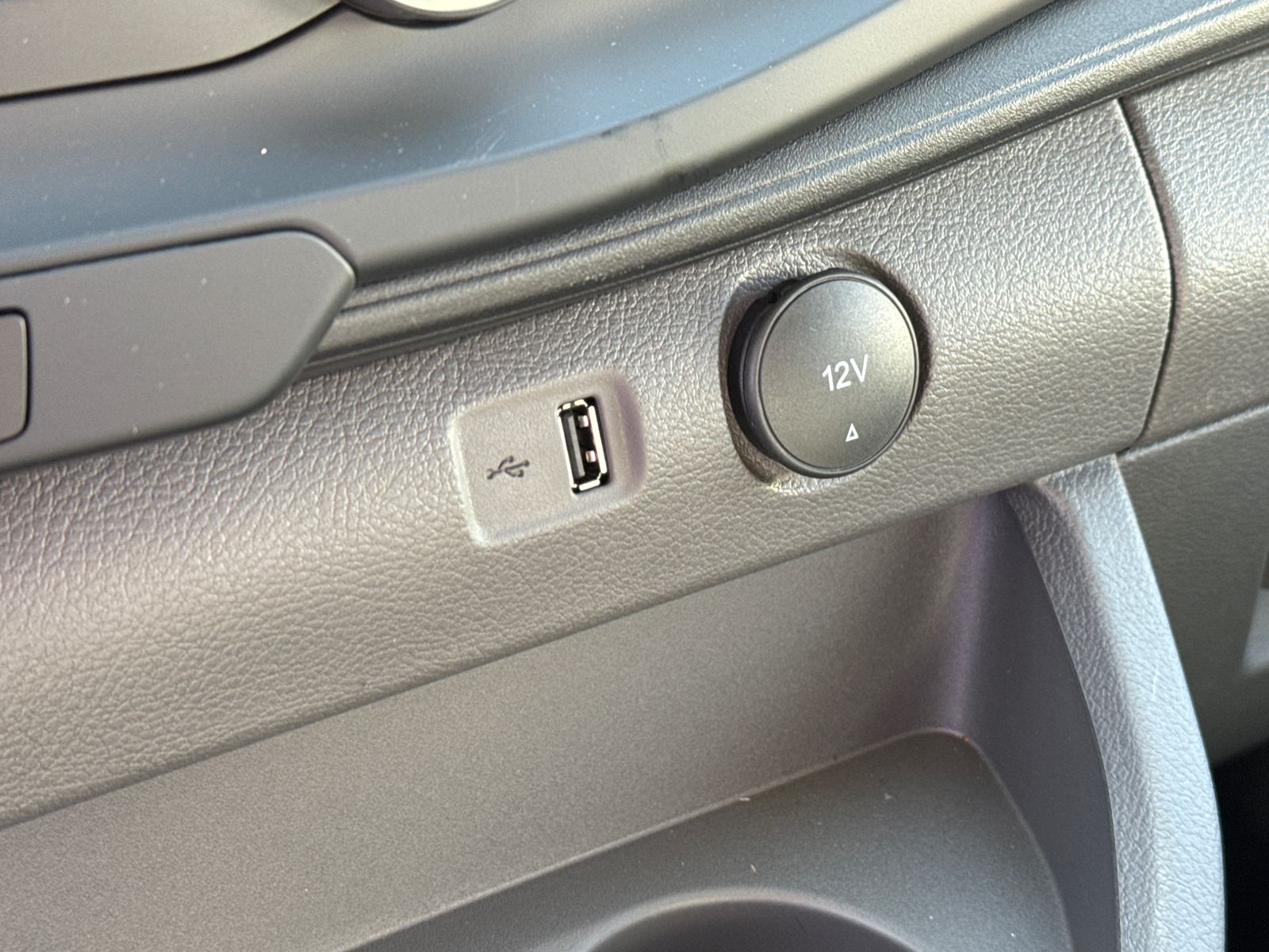 Vehicle image 26 of 30
