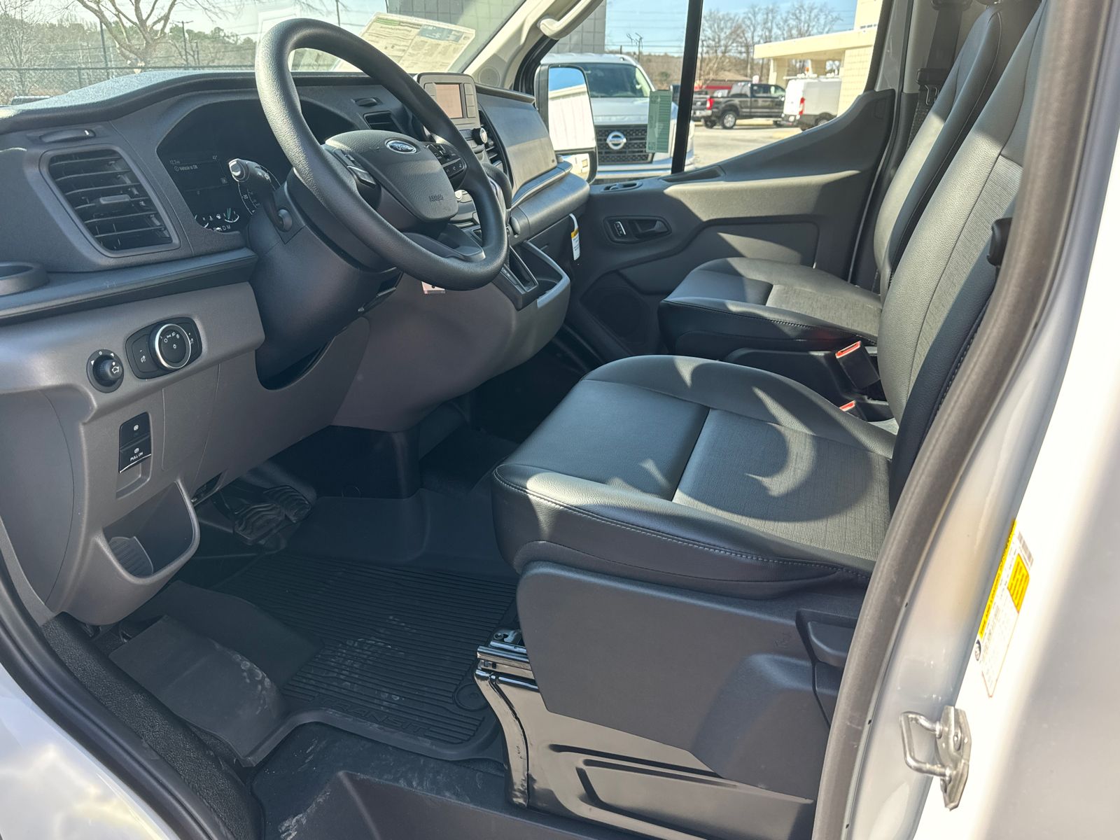 Vehicle image 10 of 30