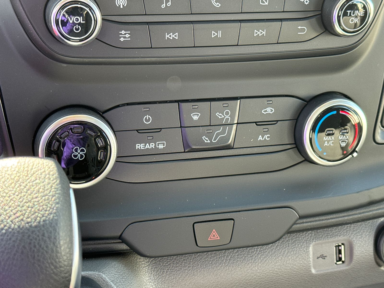 Vehicle image 25 of 30