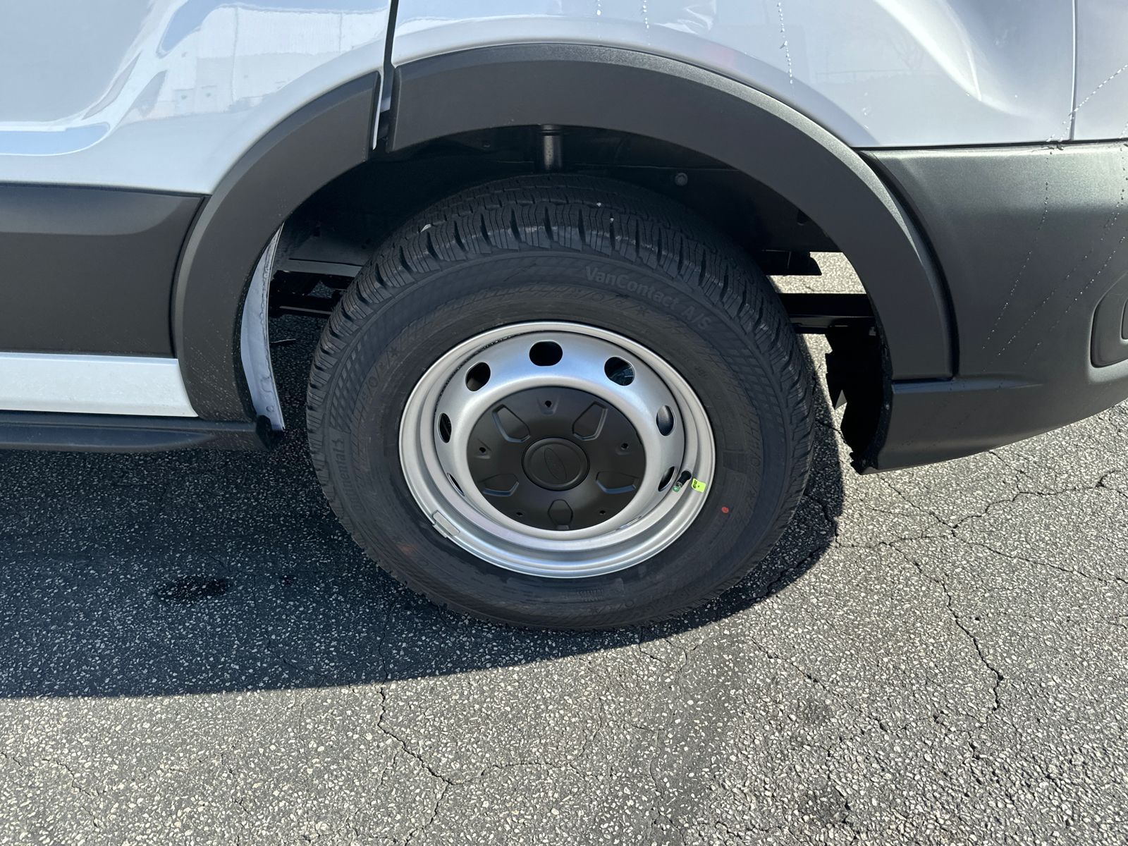 Vehicle image 13 of 30