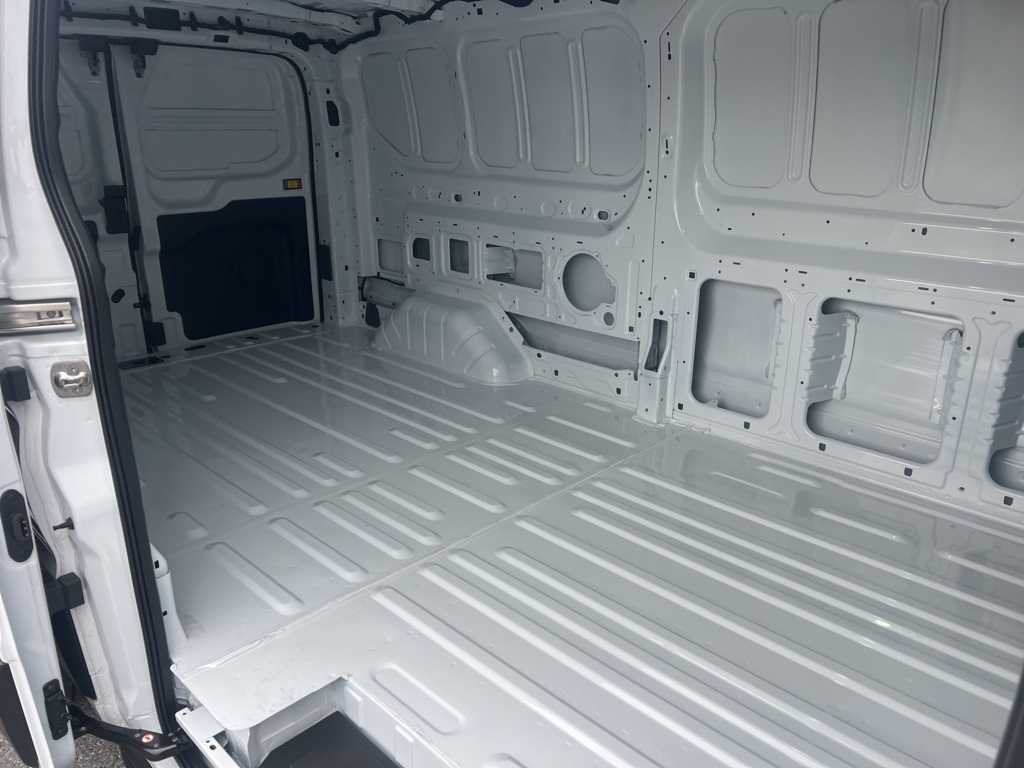 Vehicle image 13 of 19