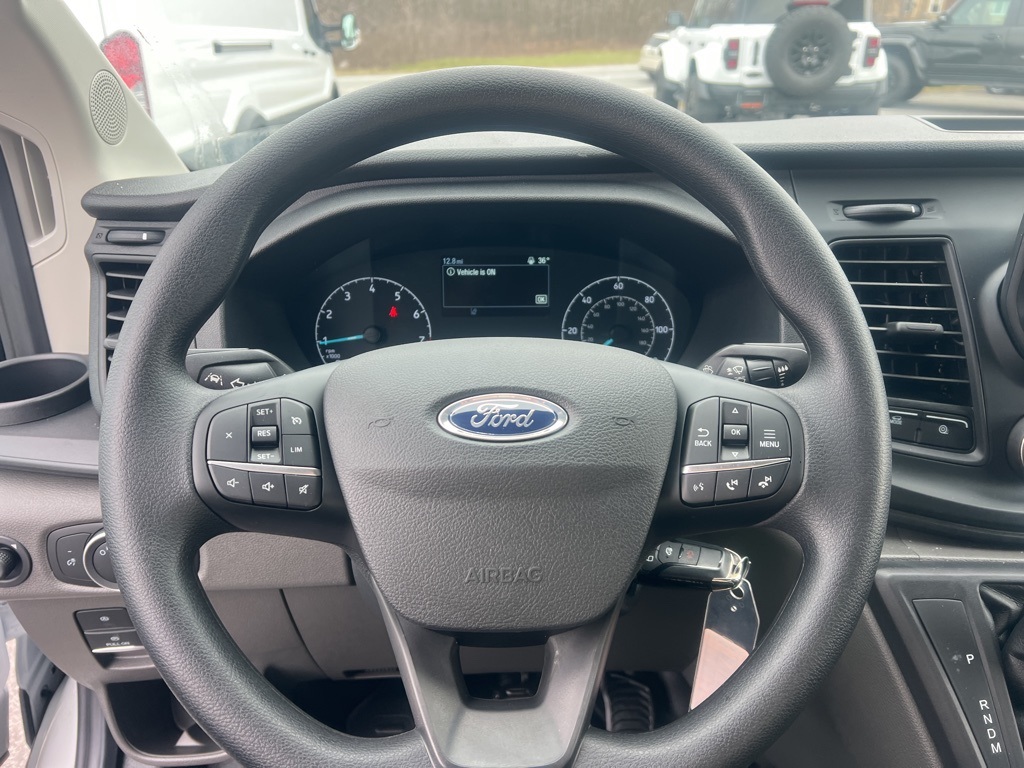 Vehicle image 18 of 19