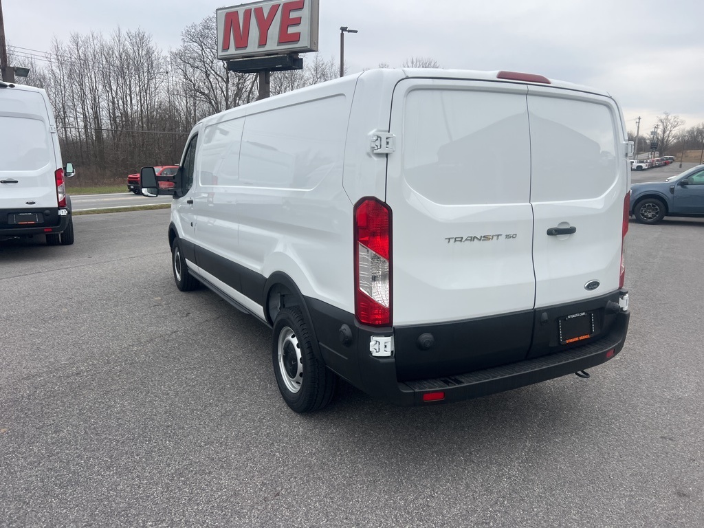 Vehicle image 8 of 19