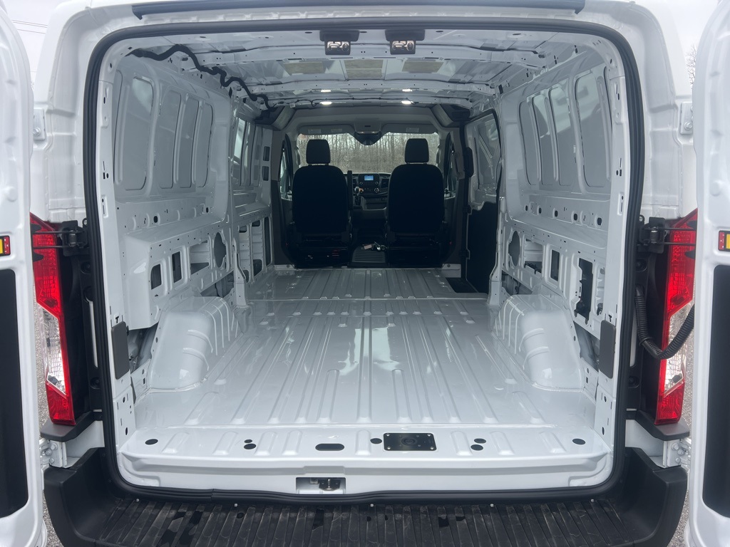 Vehicle image 14 of 19