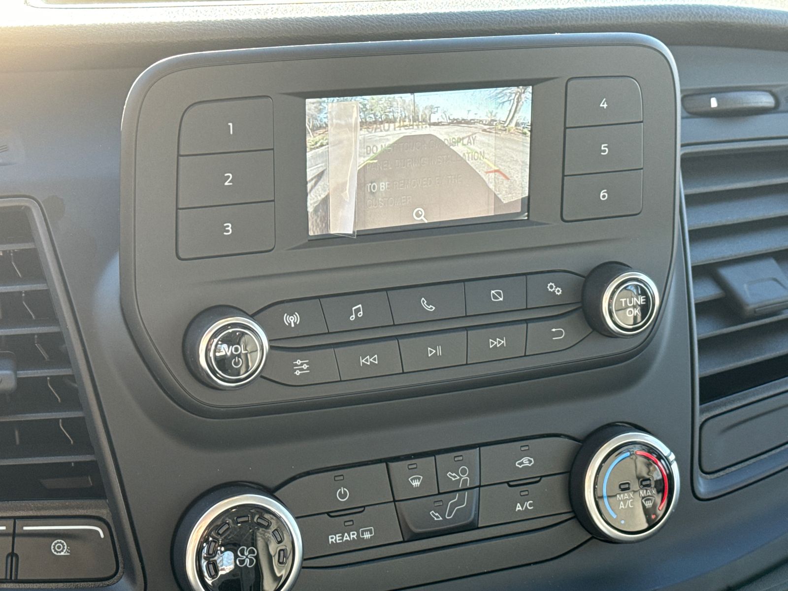 Vehicle image 24 of 28