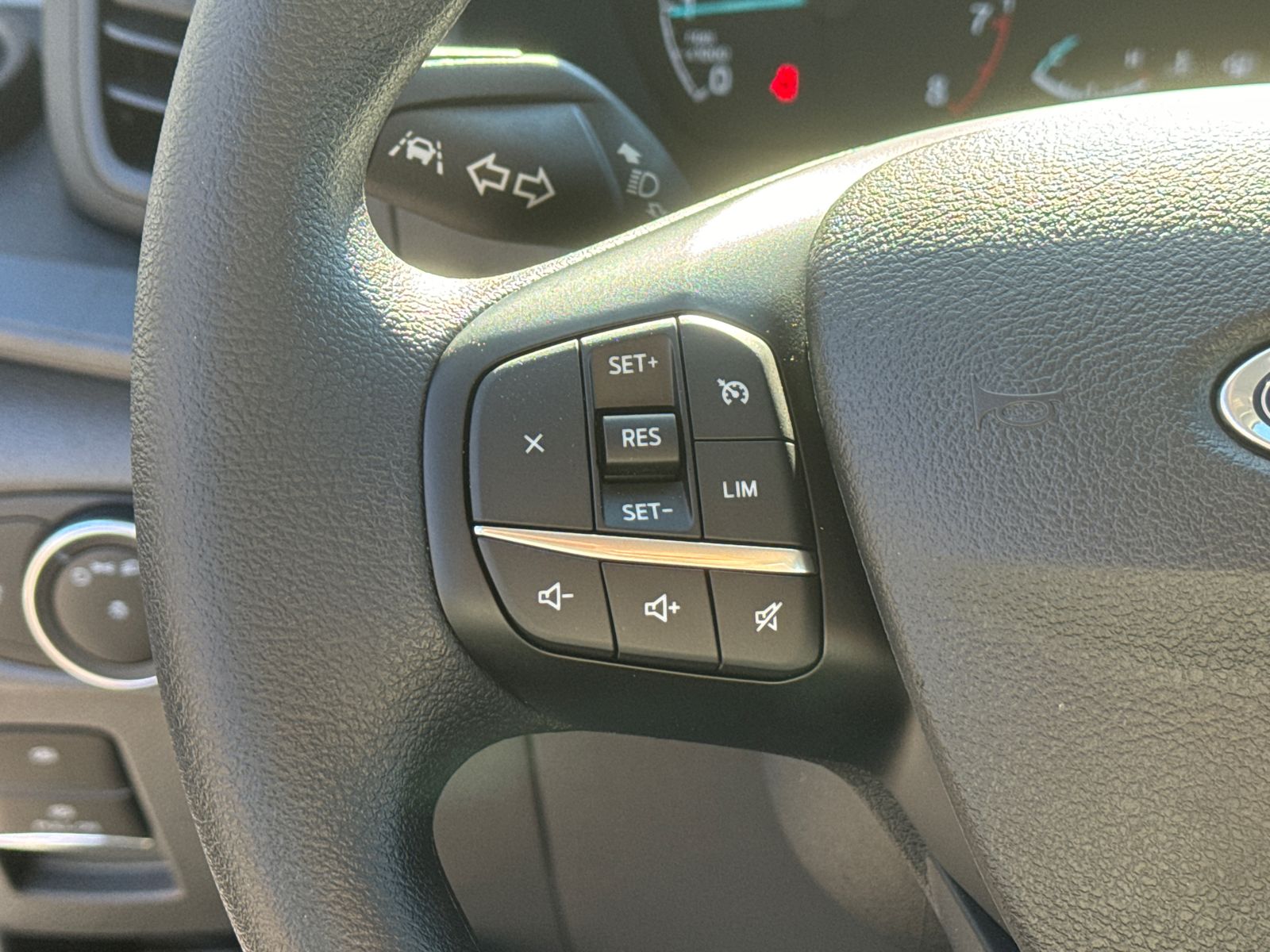 Vehicle image 20 of 28