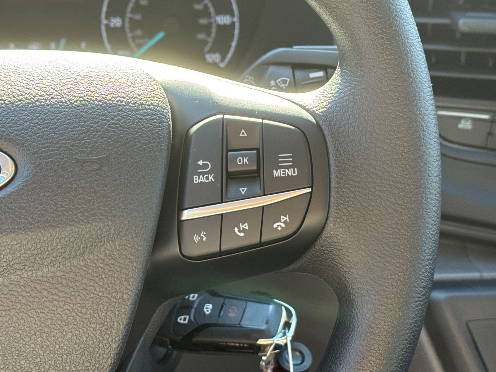 Vehicle image 21 of 28