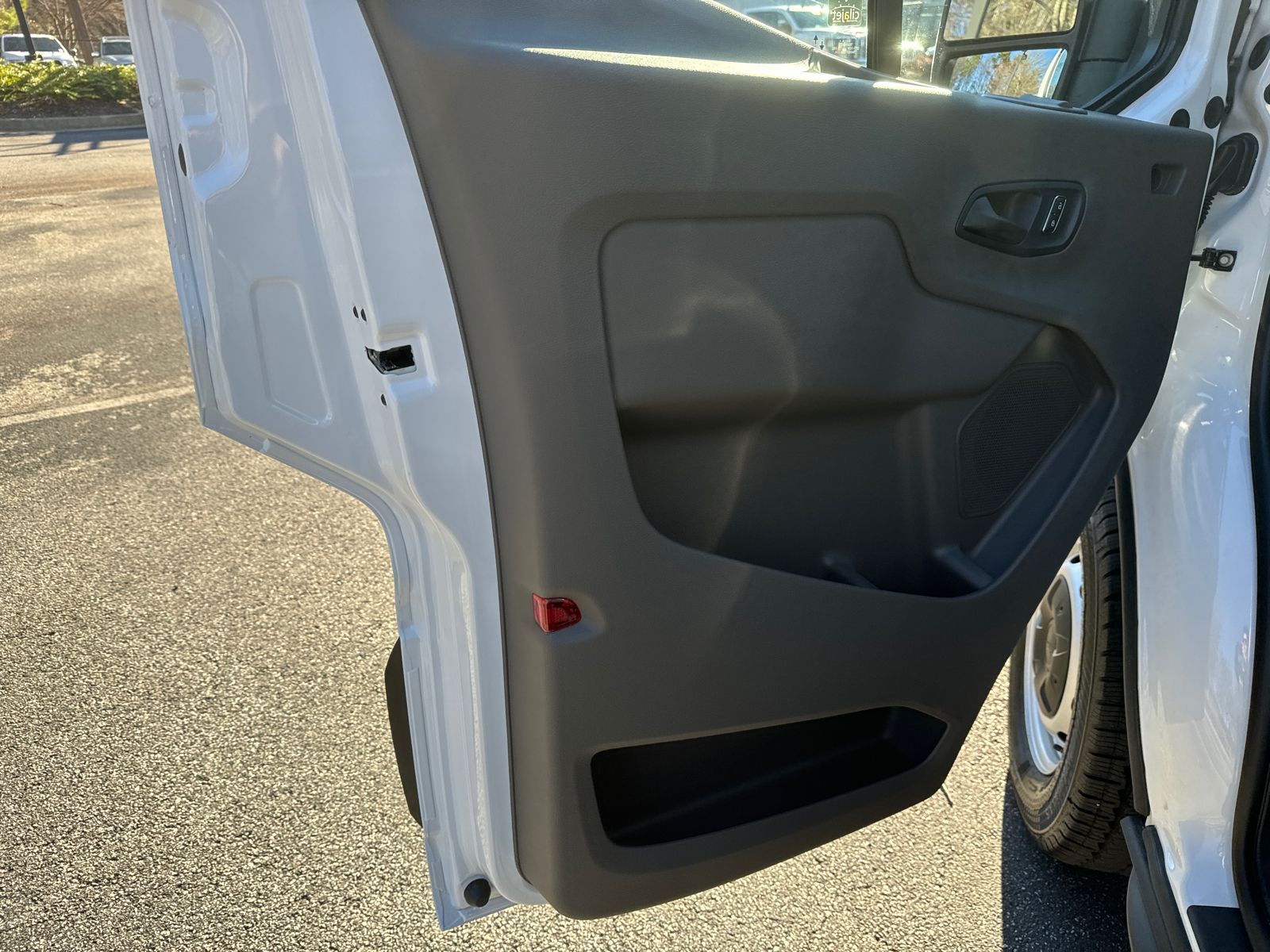 Vehicle image 10 of 28