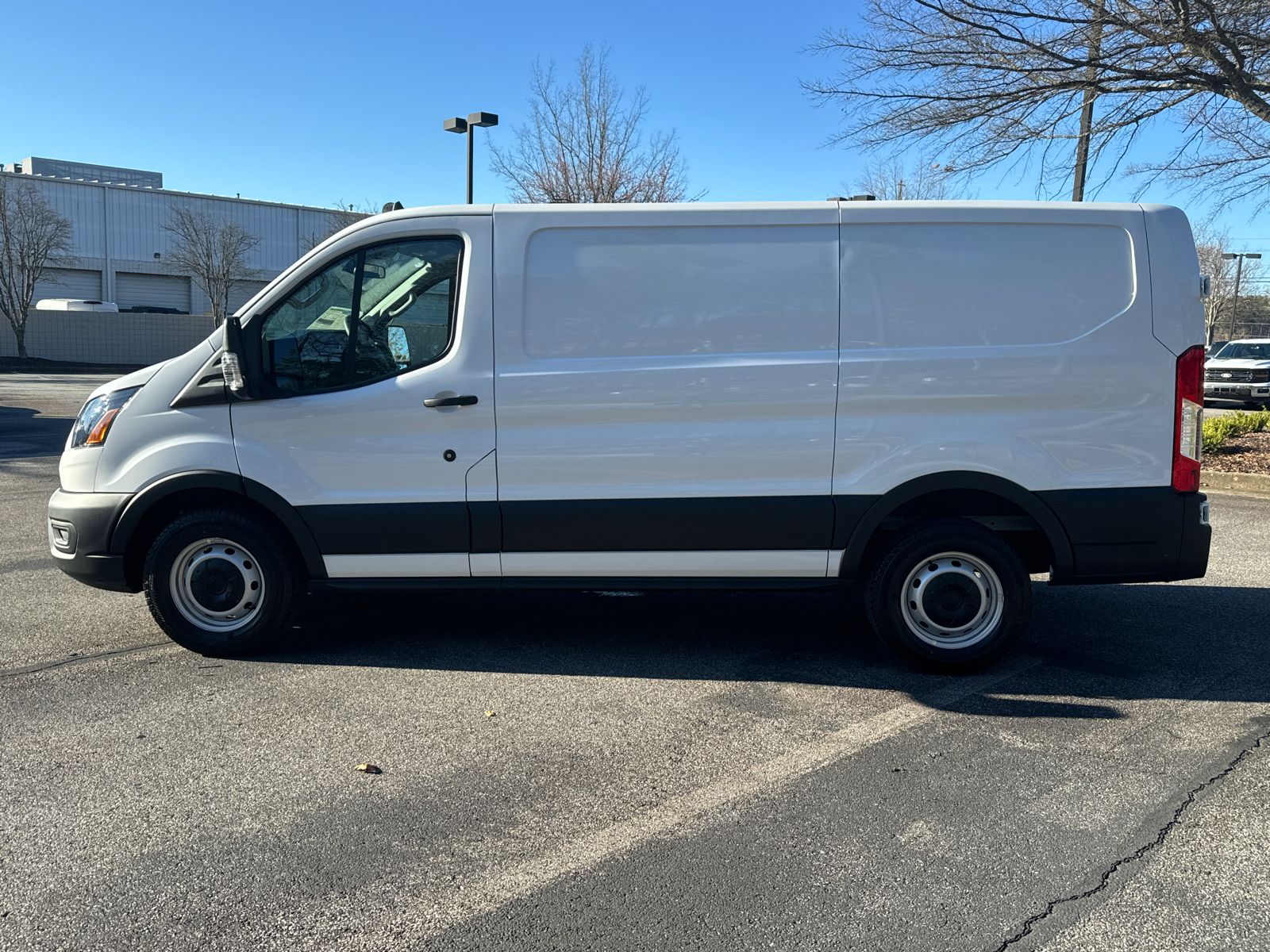 Vehicle image 8 of 28