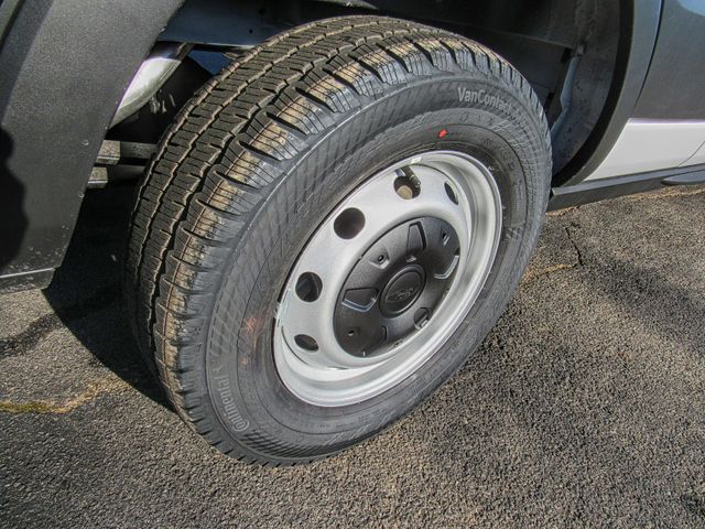 Vehicle image 4 of 16