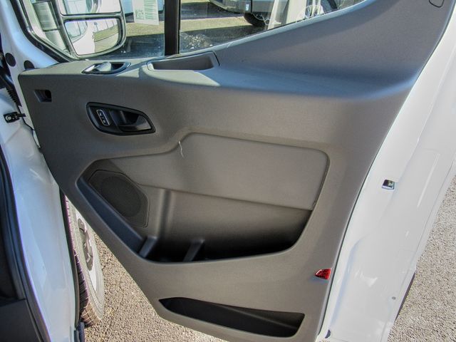 Vehicle image 6 of 16
